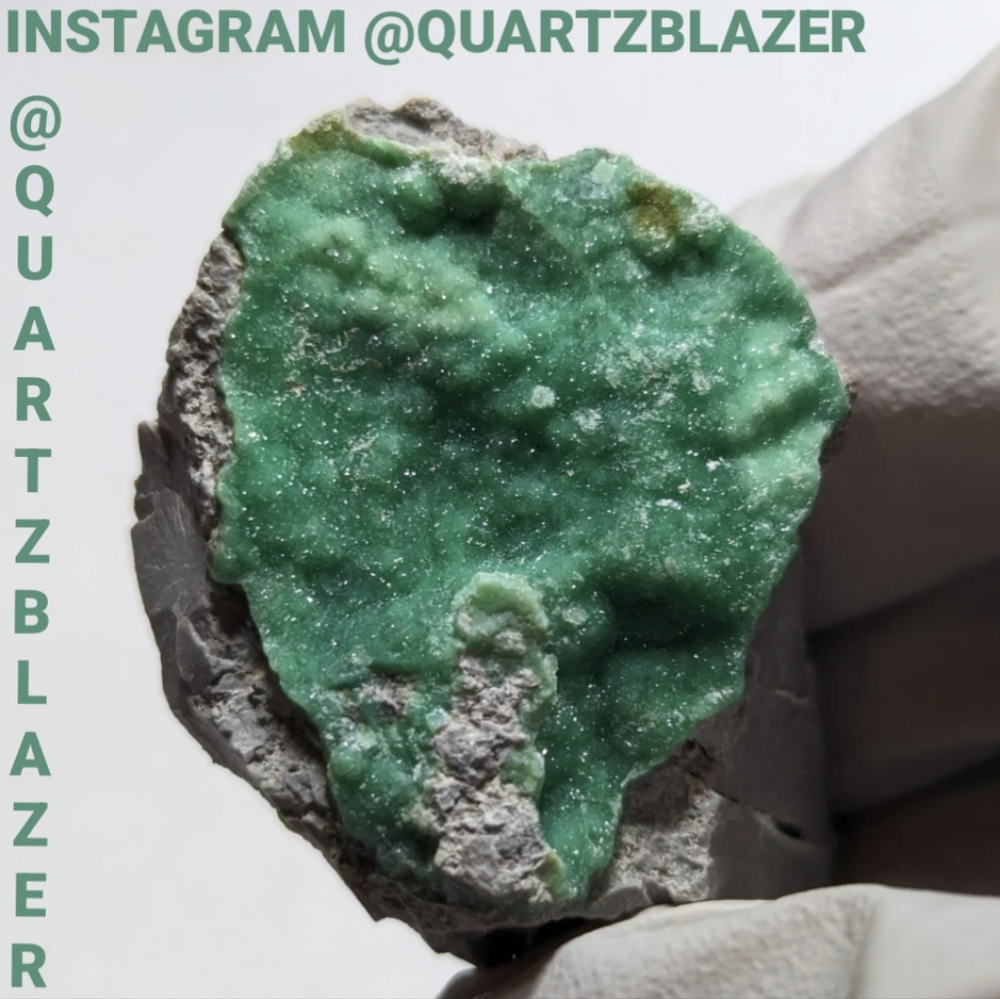 Beautiful sparkly druzy Variscite!!